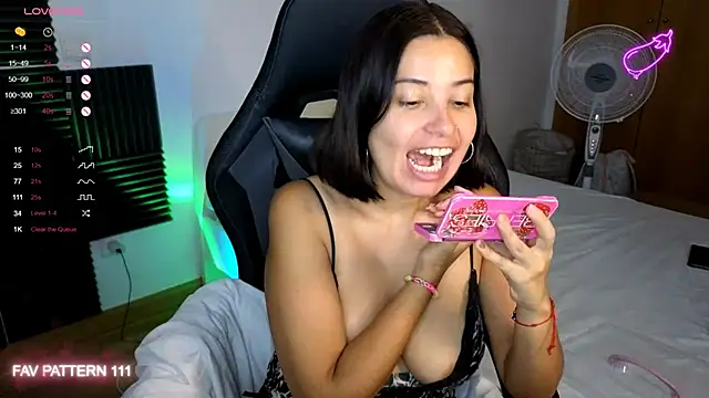 Snapshot of AnnaQueen chatting on 09/14/25, 08:41 AnnaQueen online show from 09/14/25, 08:41