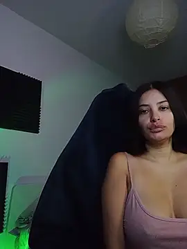 Snapshot of AnnaQueen chatting on 10/13/25, 09:04 AnnaQueen online show from 10/13/25, 09:04