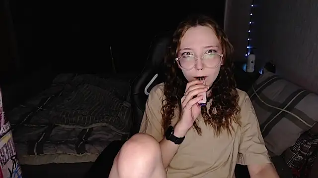 Snapshot of AmeliaKamishiro chatting on 11/13/25, 02:32 AmeliaKamishiro online show from 11/13/25, 02:32