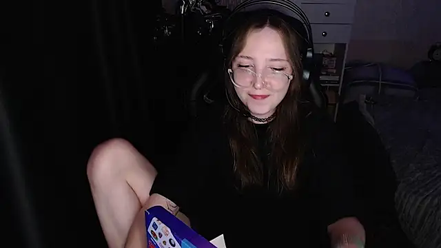 Snapshot of AmeliaKamishiro chatting on 11/30/25, 01:04 AmeliaKamishiro online show from 11/30/25, 01:04