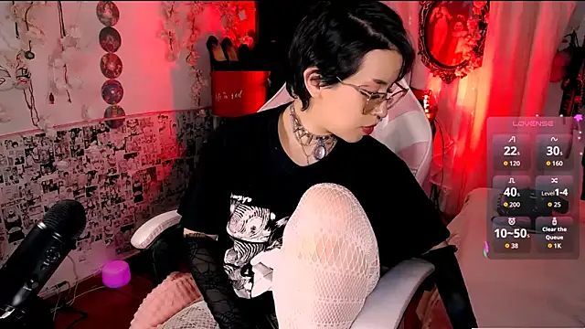 Snapshot of kitty_roxy chatting on 09/17/25, 08:49 kitty roxy online show from 09/17/25, 08:49