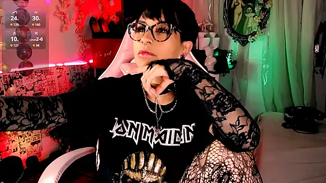 Snapshot of kitty_roxy chatting on 10/02/25, 06:42 kitty roxy online show from 10/02/25, 06:42