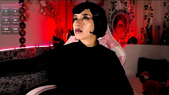 Snapshot of kitty_roxy chatting on 10/12/25, 05:17 kitty roxy online show from 10/12/25, 05:17