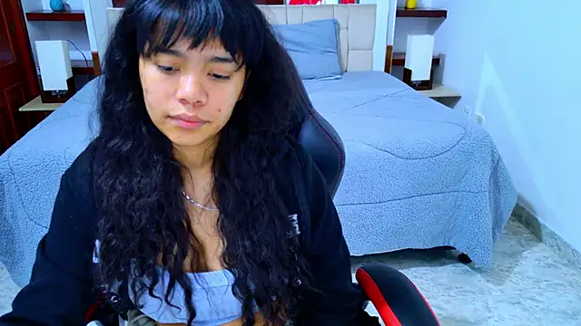 Snapshot of laureentt_ chatting on 11/08/25, 03:07 laureentt online show from 11/08/25, 03:07