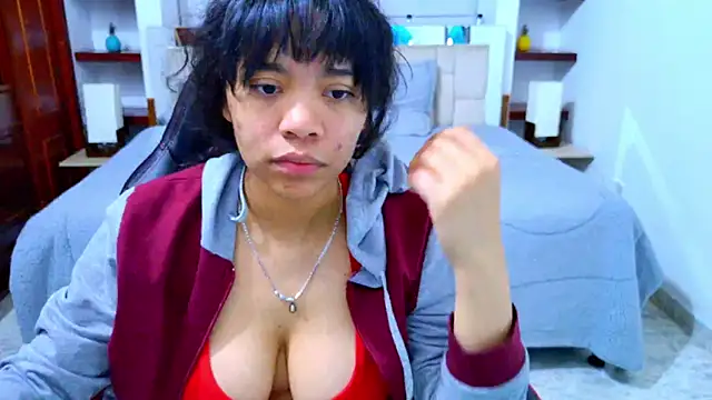 Snapshot of laureentt_ chatting on 11/14/25, 03:05 laureentt online show from 11/14/25, 03:05