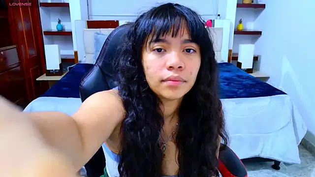 Snapshot of laureentt_ chatting on 11/19/25, 03:28 laureentt online show from 11/19/25, 03:28