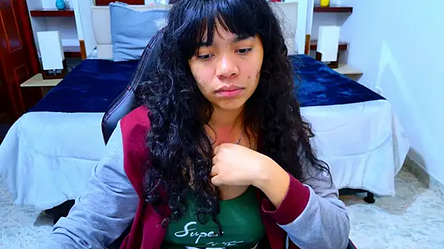 Snapshot of laureentt_ chatting on 11/22/25, 03:16 laureentt online show from 11/22/25, 03:16