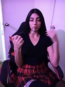 Snapshot of Felicia_smok3 chatting on 12/15/24, 04:15 Felicia smok3 online show from 12/15/24, 04:15