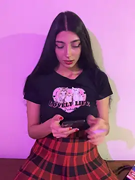 Snapshot of Felicia_smok3 chatting on 01/13/25, 02:39 Felicia smok3 online show from 01/13/25, 02:39