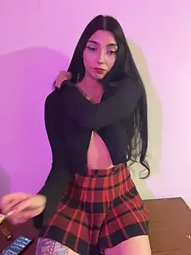 Snapshot of Felicia_smok3 chatting on 01/18/25, 03:31 Felicia smok3 online show from 01/18/25, 03:31