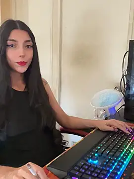 Snapshot of Felicia_smok3 chatting on 02/14/25, 08:37 Felicia smok3 online show from 02/14/25, 08:37