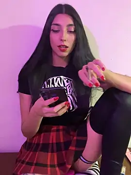 Snapshot of Felicia_smok3 chatting on 02/18/25, 12:48 Felicia smok3 online show from 02/18/25, 12:48