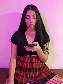 Snapshot of Felicia_smok3 chatting on 02/25/25, 01:30 Felicia smok3 online show from 02/25/25, 01:30