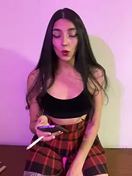 Snapshot of Felicia_smok3 chatting on 03/22/25, 04:24 Felicia smok3 online show from 03/22/25, 04:24