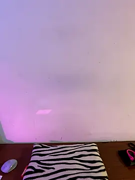 Snapshot of Felicia_smok3 chatting on 10/26/25, 03:23 Felicia smok3 online show from 10/26/25, 03:23