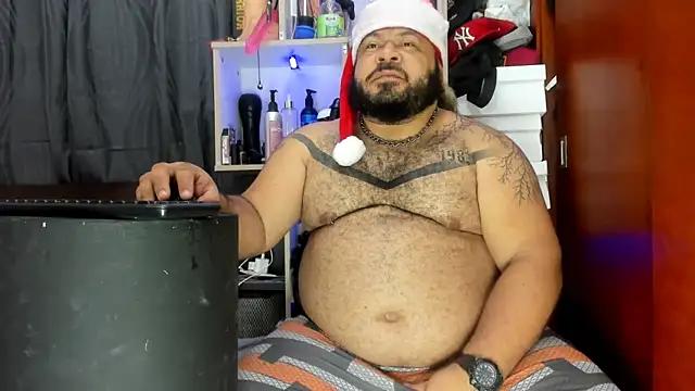 Latino bigcock online show from 12/29/24, 02:17