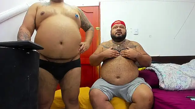 Snapshot of Latino_bigcock chatting on 10/10/25, 07:40 Latino bigcock online show from 10/10/25, 07:40