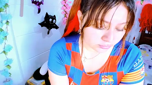 SofiaOlivares online show from 10/10/25, 05:45