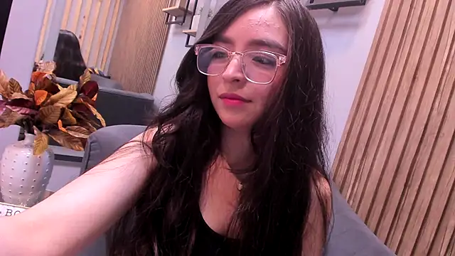 Eva Macalliter online show from 10/10/25, 02:54