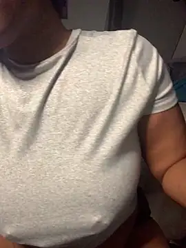 Snapshot of SweetHoneyBunz chatting on 09/26/25, 10:14 SweetHoneyBunz online show from 09/26/25, 10:14