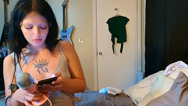 Snapshot of bestorbetter chatting on 12/16/24, 09:57 bestorbetter online show from 12/16/24, 09:57