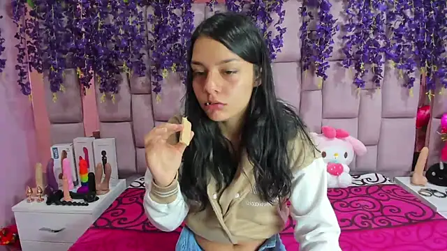 Snapshot of Bich_Anal_ chatting on 01/13/25, 01:17 Bich Anal online show from 01/13/25, 01:17