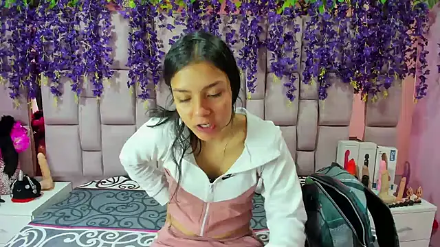 Snapshot of Bich_Anal_ chatting on 02/24/25, 01:31 Bich Anal online show from 02/24/25, 01:31