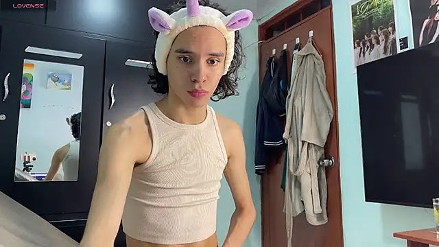 Snapshot of imcoltonalvin chatting on 09/18/25, 10:34 imcoltonalvin online show from 09/18/25, 10:34