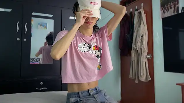 Snapshot of imcoltonalvin chatting on 10/17/25, 11:07 imcoltonalvin online show from 10/17/25, 11:07