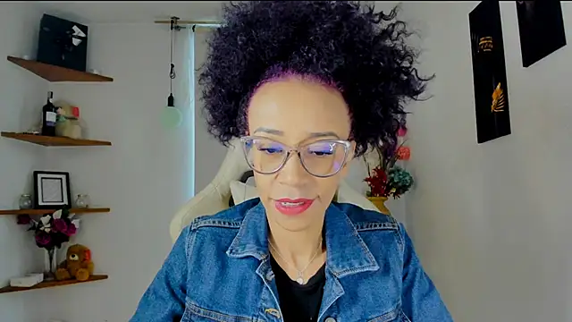 Snapshot of ScarlettMalbec chatting on 12/12/24, 10:31 ScarlettMalbec online show from 12/12/24, 10:31