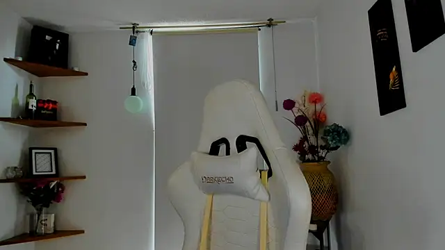 Snapshot of ScarlettMalbec chatting on 01/09/25, 07:40 ScarlettMalbec online show from 01/09/25, 07:40