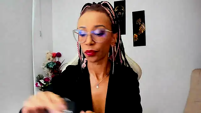 Snapshot of ScarlettMalbec chatting on 03/07/25, 08:22 ScarlettMalbec online show from 03/07/25, 08:22