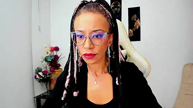 Snapshot of ScarlettMalbec chatting on 03/11/25, 12:00 ScarlettMalbec online show from 03/11/25, 12:00