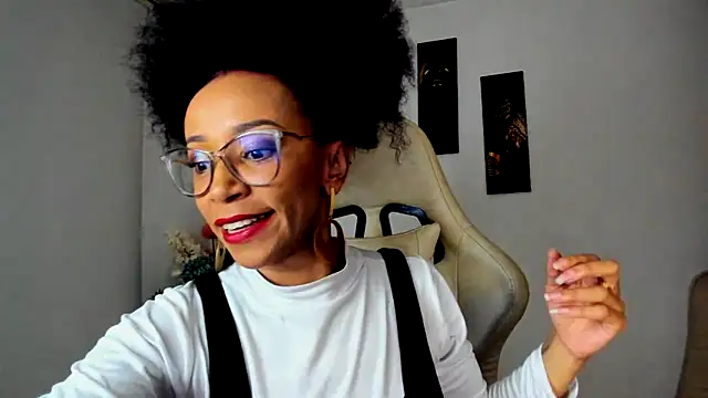Snapshot of ScarlettMalbec chatting on 03/19/25, 12:37 ScarlettMalbec online show from 03/19/25, 12:37