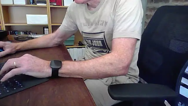 jiggy77777 online show from 02/24/25, 05:22