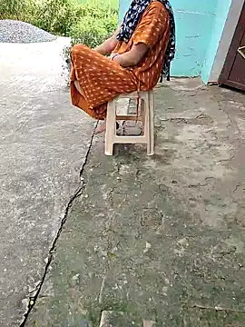 Snapshot of COUPLLE_VILLAGE chatting on 10/06/25, 02:42 COUPLLE VILLAGE online show from 10/06/25, 02:42