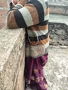 COUPLLE VILLAGE online show from 11/21/25, 02:54