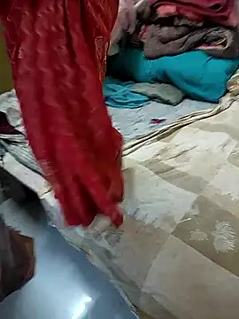 COUPLLE VILLAGE online show from 12/05/25, 02:53