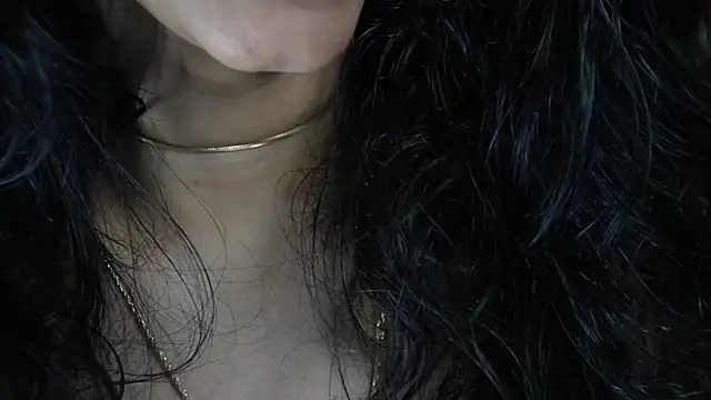 -AyeshaSinghania- online show from 02/18/25, 08:14