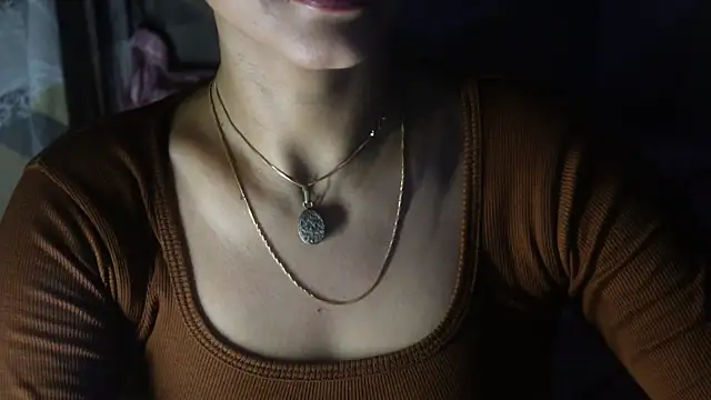 Snapshot of -AyeshaSinghania- chatting on 11/01/25, 08:38 -AyeshaSinghania- online show from 11/01/25, 08:38