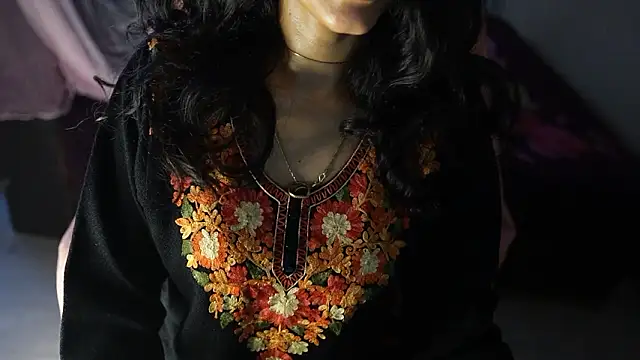 Snapshot of -AyeshaSinghania- chatting on 02/07/26, 06:39 -AyeshaSinghania- online show from 02/07/26, 06:39