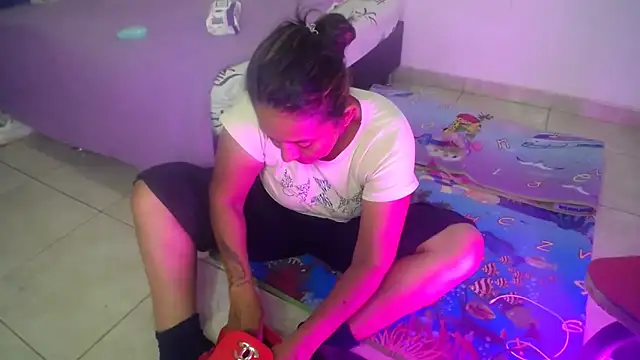 daleska ayala 1 online show from 12/14/24, 08:51