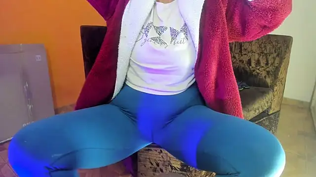 daleska ayala 1 online show from 12/18/24, 10:57