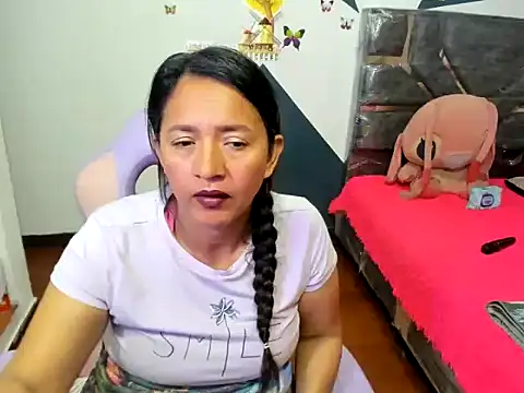 Snapshot of daleska_ayala_1 chatting on 09/21/25, 01:29 daleska ayala 1 online show from 09/21/25, 01:29