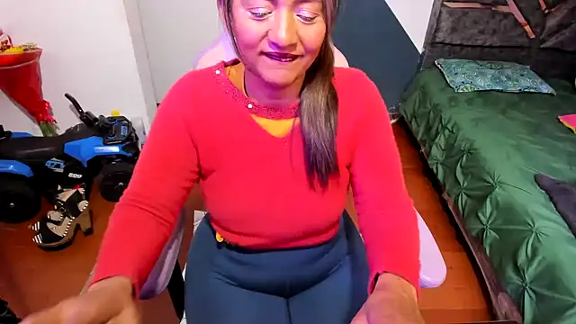 Snapshot of daleska_ayala_1 chatting on 09/29/25, 07:19 daleska ayala 1 online show from 09/29/25, 07:19