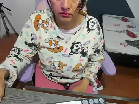 Snapshot of daleska_ayala_1 chatting on 10/30/25, 01:40 daleska ayala 1 online show from 10/30/25, 01:40