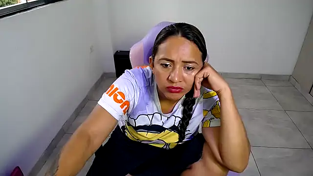 Snapshot of daleska_ayala_1 chatting on 12/13/25, 09:53 daleska ayala 1 online show from 12/13/25, 09:53