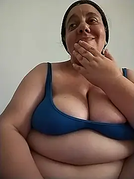 Snapshot of BustyBabyOfficial chatting on 10/01/25, 02:45 BustyBabyOfficial online show from 10/01/25, 02:45