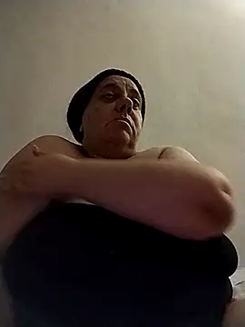 Snapshot of BustyBabyOfficial chatting on 10/15/25, 03:45 BustyBabyOfficial online show from 10/15/25, 03:45