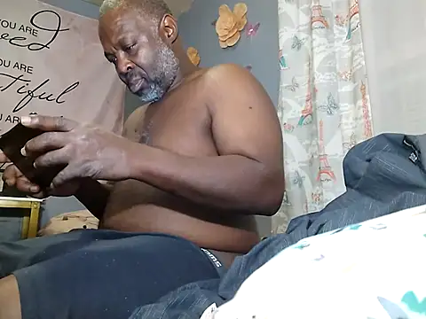 macnificent1fr online show from 12/04/24, 04:10